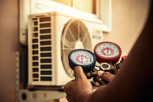 Professional Hvac technician working in Salado, TX